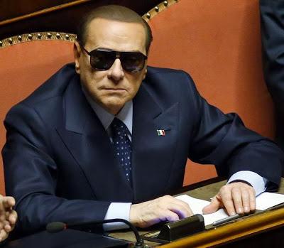 Il ricattatuni di Berlusconi. Tranquillo Silvio, lo scriveranno anche i libri di Storia