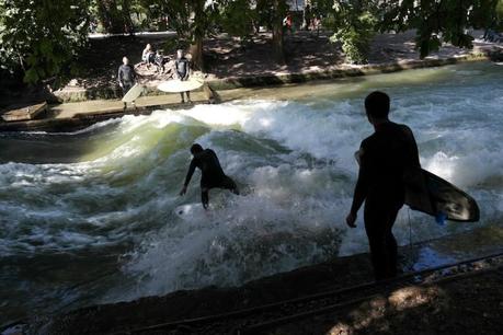 Surf, Eisbach - Monaco, Germania