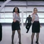 Hostess Virgin Airways spiegano misure di sicurezza a ritmo di rap (Video)