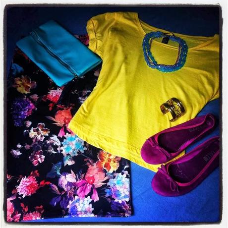 OUTFIT # 23 - THE PENCIL FLORAL SKIRT OUTFIT # 23 - THE PENCIL FLORAL SKIRT