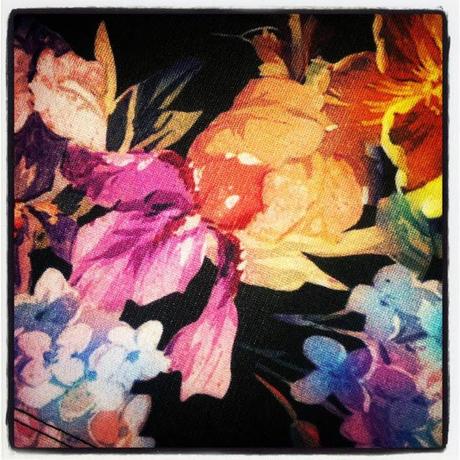 OUTFIT # 23 - THE PENCIL FLORAL SKIRT OUTFIT # 23 - THE PENCIL FLORAL SKIRT