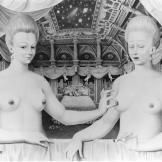 996189_10151657354449253_1626828156_n La società singolarmente mascherata di Laurie Lipton