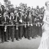 547656_10151539824414253_1939627142_n La società singolarmente mascherata di Laurie Lipton