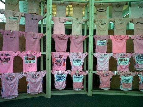 maglie-rosa-del-giro-italia-museo-ghisallo