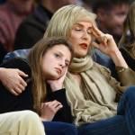 Sharon Stone scatenata alla partita di basket02