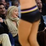 Sharon Stone scatenata alla partita di basket05