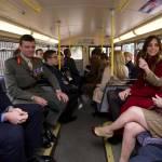 Kate Middleton tra i pendolari londinesi. La Duchessa appare stanca01