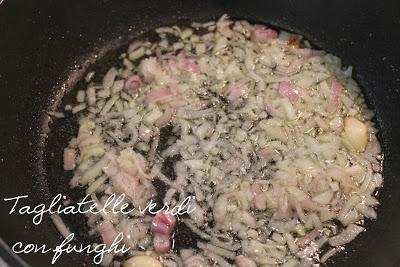 Tagliatelle verdi con funghi