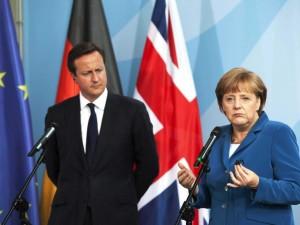 Cameron Merkel unione europea 300x225 Per combattere austerità uscire dall’Ue