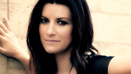 Laura Pausini festeggia i 20 anni di carriera