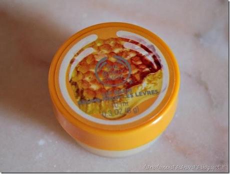 The body shop honeymania lipbalm