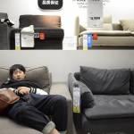 In Cina, i clienti ad Ikea dormono sui letti 01