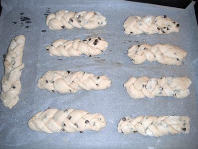 Treccine dolci con la carica del caffè e l'energia del cioccolato! Treccine dolci con la carica del caffè e l'energia del cioccolato!