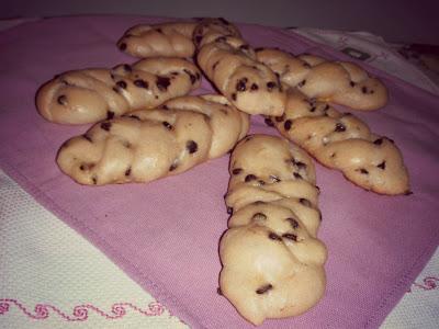 Treccine dolci con la carica del caffè e l'energia del cioccolato! Treccine dolci con la carica del caffè e l'energia del cioccolato!