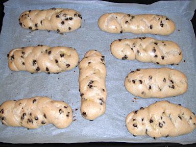 Treccine dolci con la carica del caffè e l'energia del cioccolato! Treccine dolci con la carica del caffè e l'energia del cioccolato!