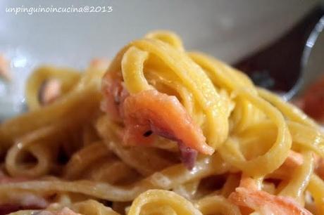 Ispirazioni di un raduno speciale: Fettuccine con latte di cocco e salmone marinato