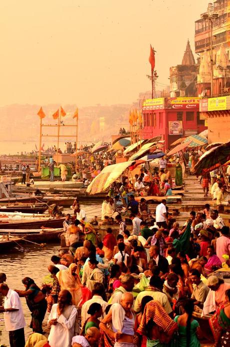 L’Alba sulle Rive del Gange (Foto)