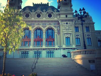 Sulla strada della Costa Azzurra per visitare il Principato di Monaco. Sulla strada della Costa Azzurra per visitare il Principato di Monaco.