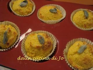 Piccoli muffin di polenta bianca