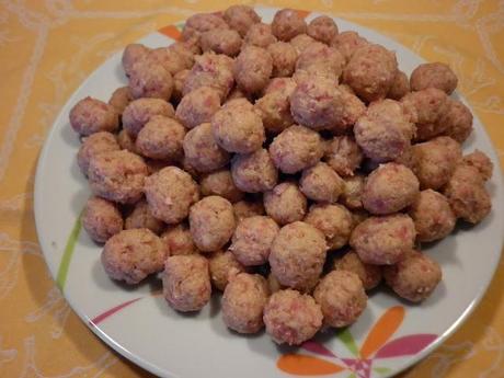 Pasta con polpettine aromatizzate alla salsa alle cipolle