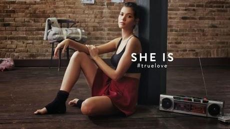 She Is... #truelove: la campagna Inverno 2013 Stradivarius