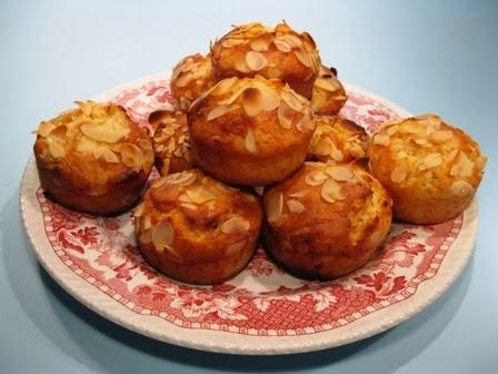 Muffin al cioccolato bianco e un'iniziativa benefica