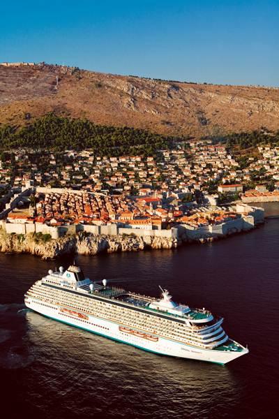 Dubrovnik: si accende il dibattito sugli arrivi delle mega navi in città