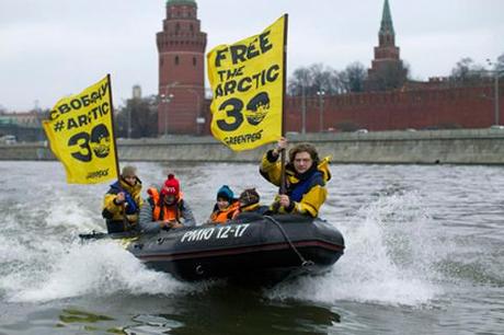 Greenpeace Greenpeace e Arctic30, i pirati dellArtico 