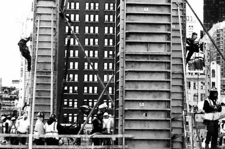 Men at Work su un grattacielo in costruzione a Manhattan. Ottobre 2013