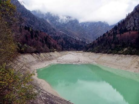 sentiero natura val canzoi lago della stua