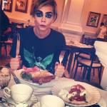 Sopracciglia, ecco come averle folte come Cara Delevingne Sopracciglia, ecco come averle folte come Cara Delevingne