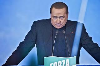 La decadenza di Berlusconi fa il giro dei media di tutto il mondo (video)