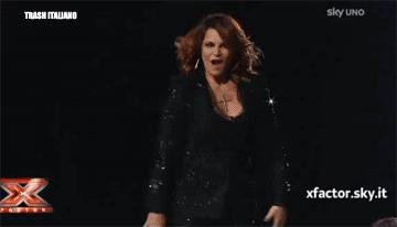 XF7 Live Puntata 6 - Simona balla gif