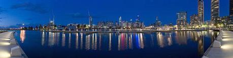 799px-Melbourne_Docklands_-_Yarras_Edge_-_marina_panorama