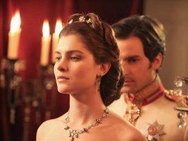 Anna Karenina, la fiction con Vittoria Puccini stasera e domani su Rai 1