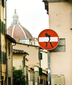 Clet abrahm e la street art a Firenze