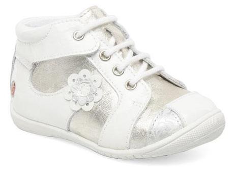 Piccoli piedi sotto l’albero sarenza-4