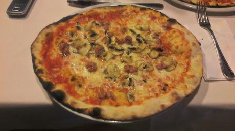 Gustosa pizza alla Locanda dei Massimi a Roma con Groupon