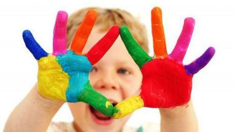 Aiutiamo i nostri bambini ad essere creativi, è facile Aiutiamo i nostri bambini ad essere creativi, è facile