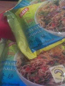 I fantastici NOODLES al curry di Miss 13 euro. discount or die-noodle