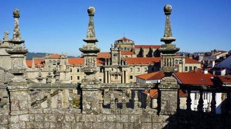 La visita ai tetti della Cattedrale di Santiago de Compostela: le piazze, le guglie, la Città della Cultura