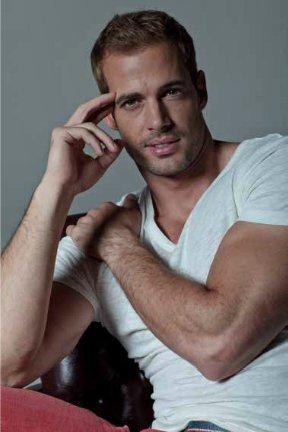 William Levy sulla copertina di Abordo: ecco com'era, quando ha girato Retazos de vida, nell'Ecuador