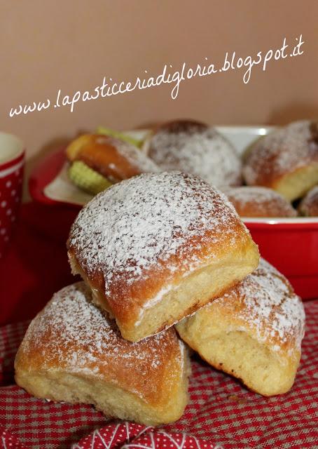 Buchteln...morbide brioches per la colazione.