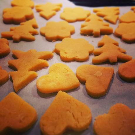 Biscotti arancia e cannella Biscotti arancia e cannella