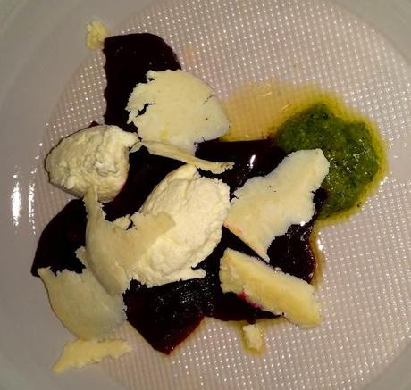 Pesto, barbabietola e formaggi della Val d'Aveto - Pesto, beetroot and Val d'Aveto cheese - Pesto, betterave rouge et fromages de la Val d'Aveto Pesto, barbabietola e formaggi della Val d'Aveto - Pesto, beetroot and Val d'Aveto cheese - Pesto, betterave rouge et fromages de la Val d'Aveto