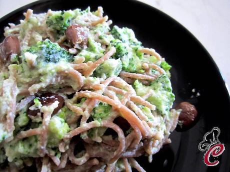 Spaghetti di farro con broccoli e olive: il desiderio appagato in pieno stile salutista