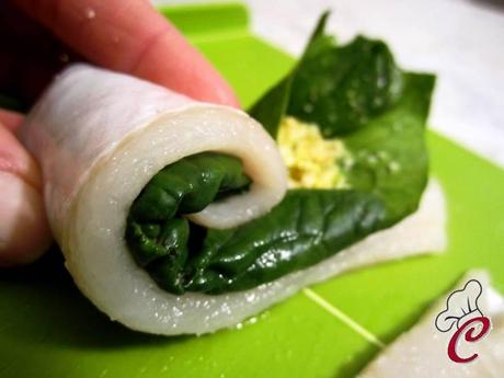 Involtini di platessa con spinacino fresco e pistacchi: l'importanza delle briciole in un piatto del 