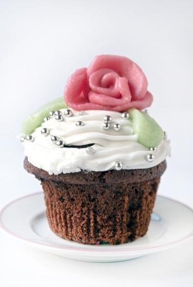 DECORARE I CUPCAKE! GLASSA REALE e ROSE DI MARZAPANE