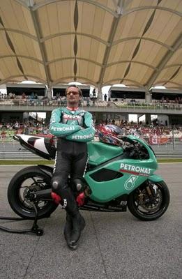 Dainese Fogarty Petronas 2002-2003 by Motomemorabilia.com Dainese Fogarty Petronas 2002-2003 by Motomemorabilia.com