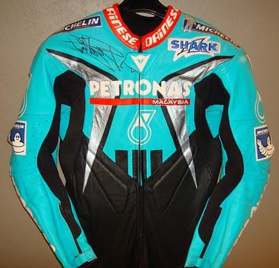 Dainese Fogarty Petronas 2002-2003 by Motomemorabilia.com Dainese Fogarty Petronas 2002-2003 by Motomemorabilia.com